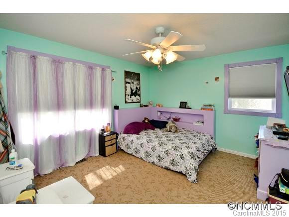 365 Spring Drive - Photo 18
