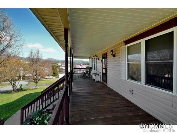 365 Spring Drive - Photo 3