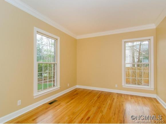 1045 Columbine Road - Photo 9