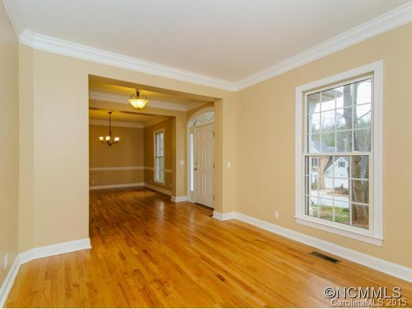 1045 Columbine Road - Photo 10
