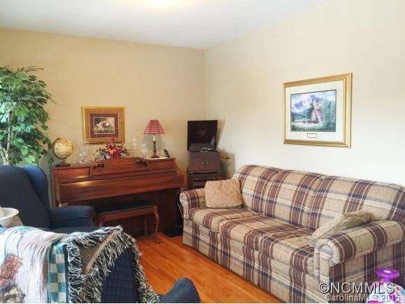7 Strawberry Lane - Photo 4