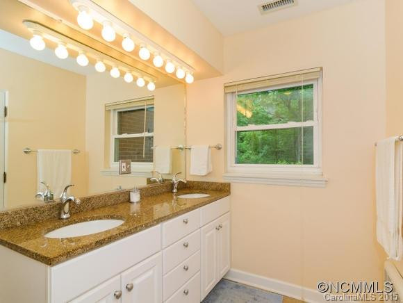 114 Cambridge - Photo 16