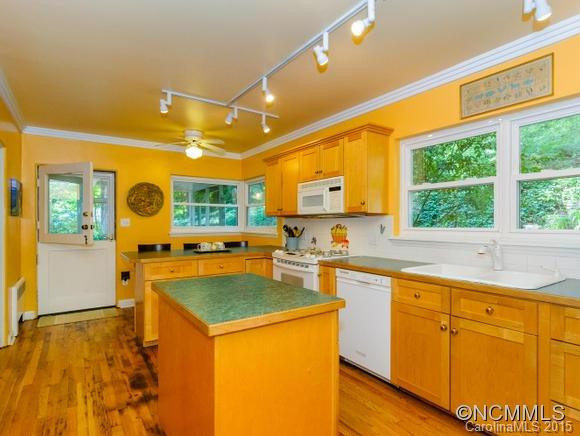 114 Cambridge - Photo 8