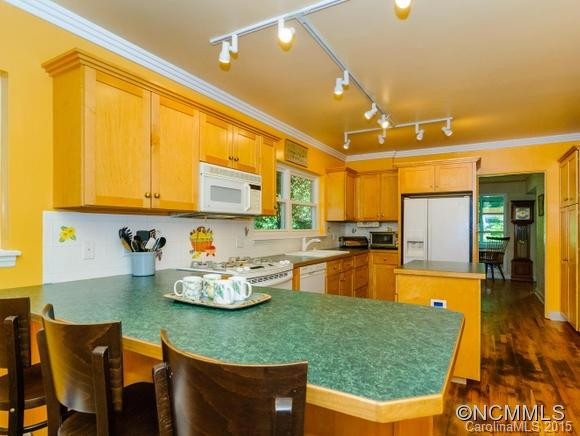 114 Cambridge - Photo 9