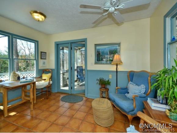 14 PARKVIEW - Photo 3