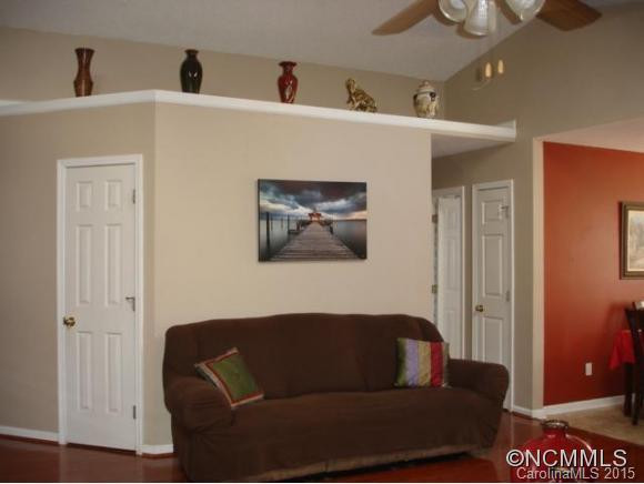 1105 Rosebriar Court - Photo 5