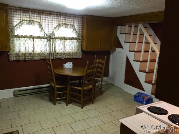 110 Pine Grove Street - Photo 3
