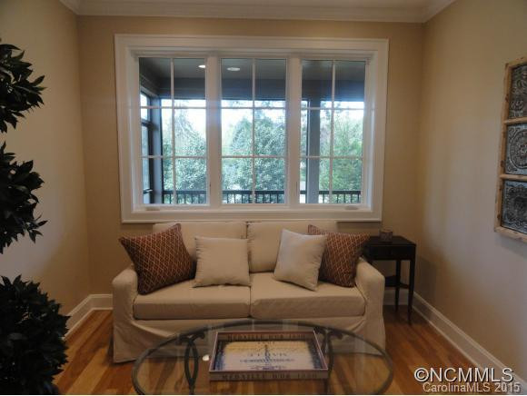 27 Chantilly Drive - Photo 10