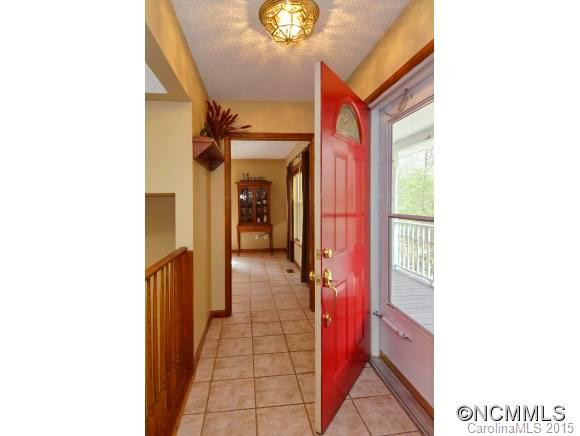 384 LAKELAND DRIVE - Photo 2