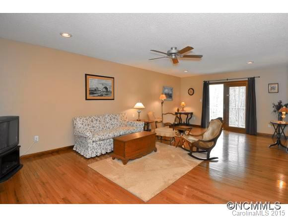 384 LAKELAND DRIVE - Photo 4