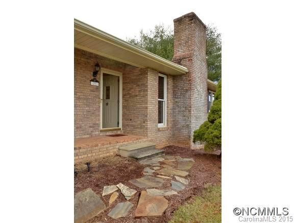 77 ROBERTS RIDGE DRIVE - Photo 2