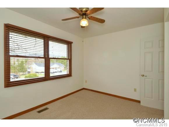77 ROBERTS RIDGE DRIVE - Photo 14