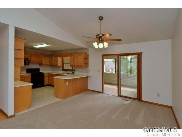 77 ROBERTS RIDGE DRIVE - Photo 4