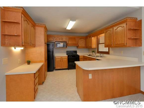 77 ROBERTS RIDGE DRIVE - Photo 6