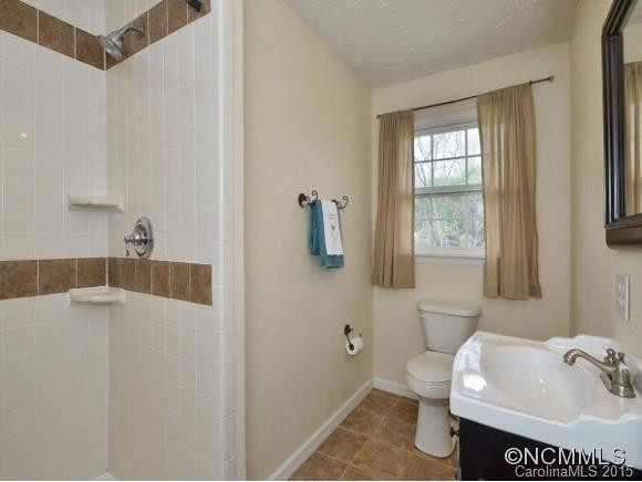 111 LAKE VIEW STREET - Photo 11
