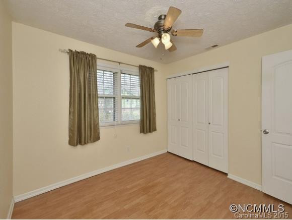 111 LAKE VIEW STREET - Photo 12