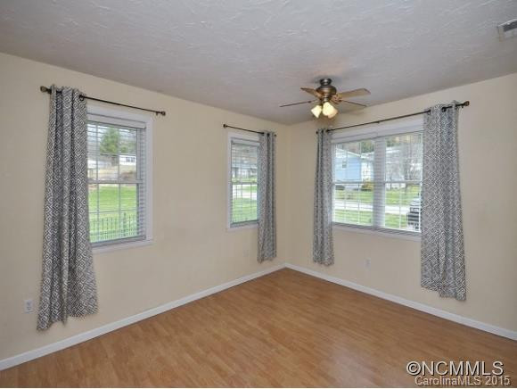 111 LAKE VIEW STREET - Photo 7