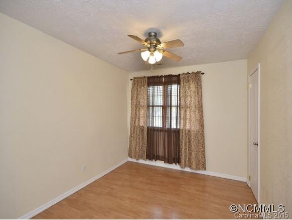 111 LAKE VIEW STREET - Photo 10