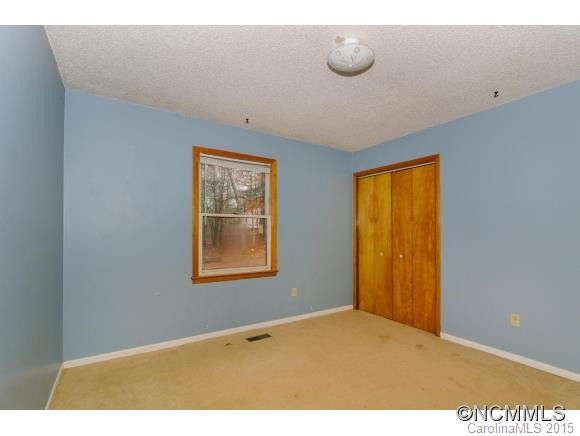 82 Suncrest Drive - Photo 11