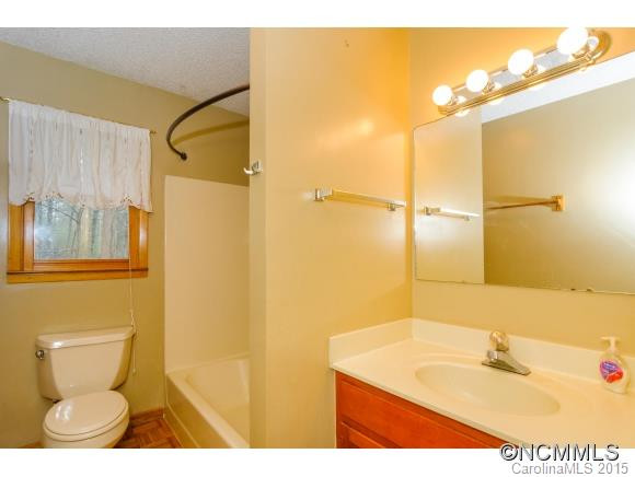 82 Suncrest Drive - Photo 13