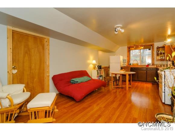 82 Suncrest Drive - Photo 17
