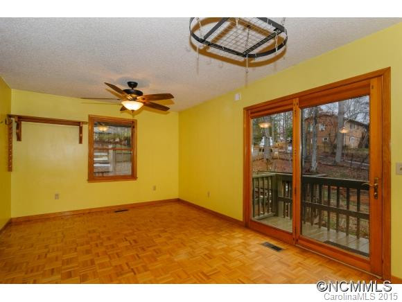 82 Suncrest Drive - Photo 5