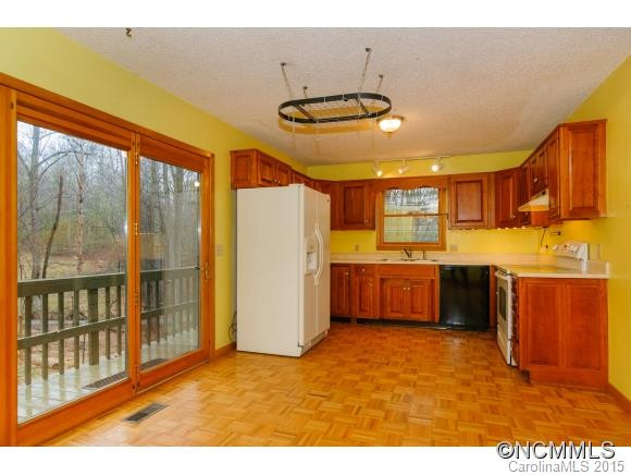 82 Suncrest Drive - Photo 6
