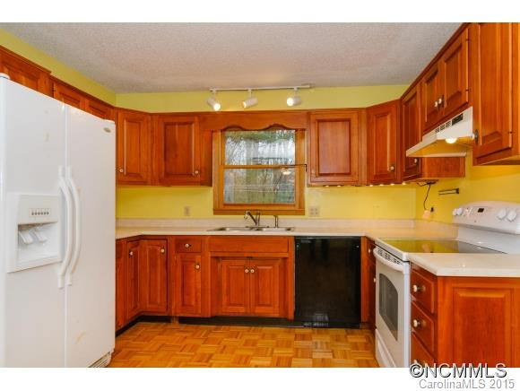82 Suncrest Drive - Photo 7
