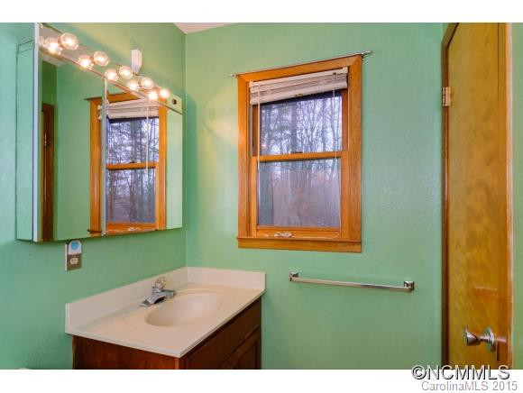 82 Suncrest Drive - Photo 10