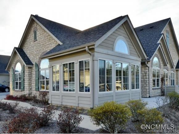 28 BRAEBURN WAY