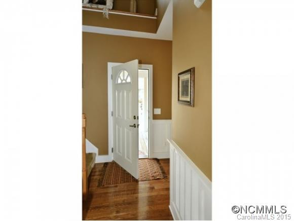 101 FAIRVIEW OAKS LN - Photo 2