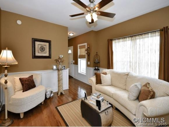101 FAIRVIEW OAKS LN - Photo 4
