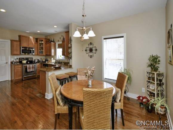 101 FAIRVIEW OAKS LN - Photo 9