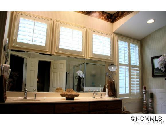 77 Meadow View Road - Photo 15