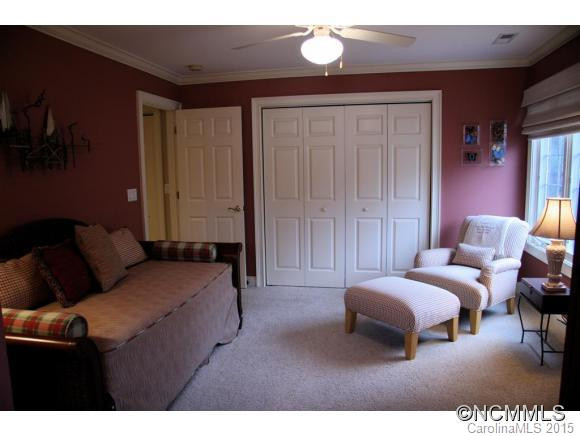 77 Meadow View Road - Photo 19