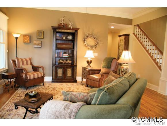 77 Meadow View Road - Photo 6