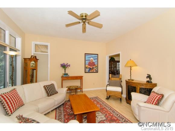 359 Grace Way - Photo 2