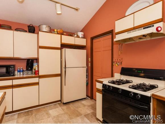 213 Deerpath Lane - Photo 7