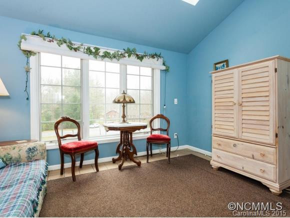 213 Deerpath Lane - Photo 9