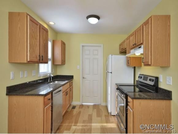 76 WAYNESVILLE AVE - Photo 4