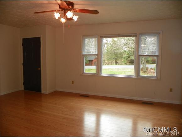 108 Pinecrest Drive - Photo 2