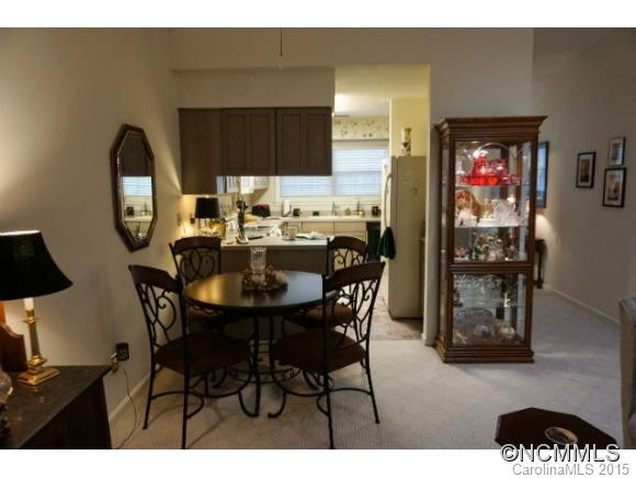 90 Lakeview Court - Photo 3