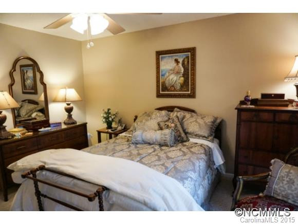 90 Lakeview Court - Photo 10