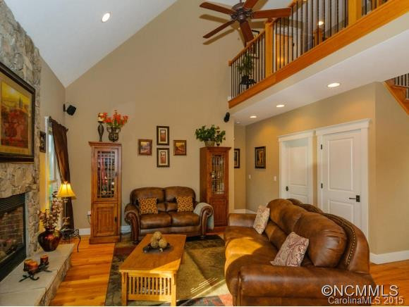18 Lone Oak Drive - Photo 2