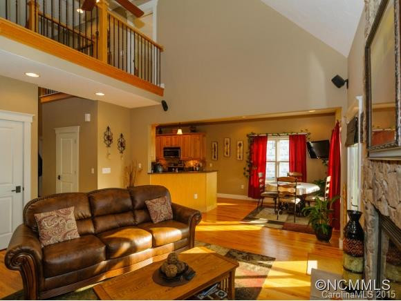 18 Lone Oak Drive - Photo 3