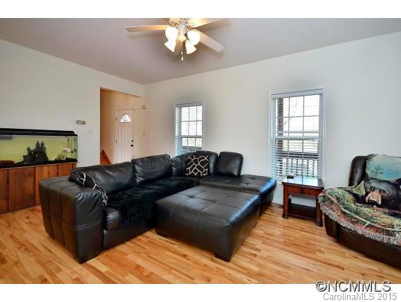525 East Street - Photo 2