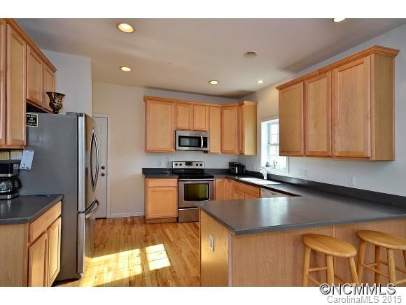 525 East Street - Photo 4