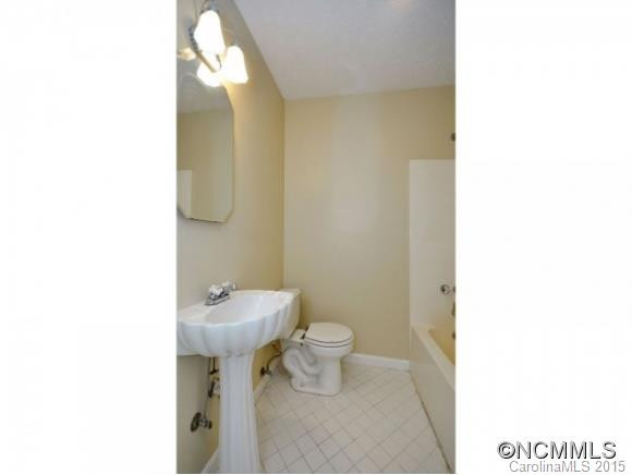 121 OAK TERRACE - Photo 9
