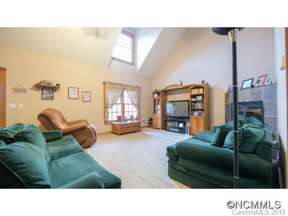 220 Acorn Lane - Photo 4