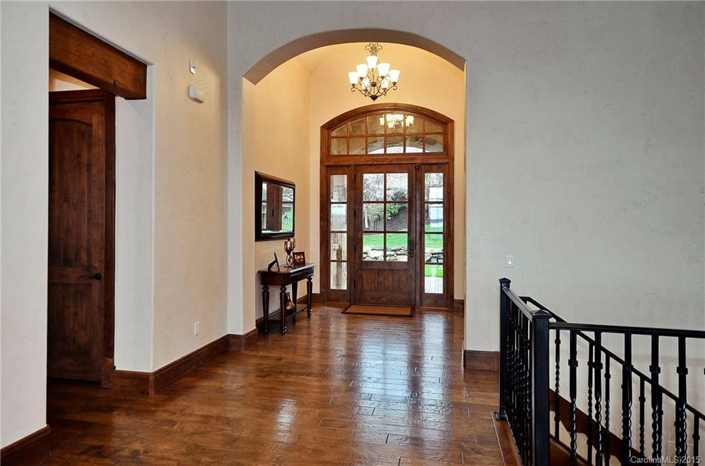 572 Walnut Valley Parkway - Photo 2